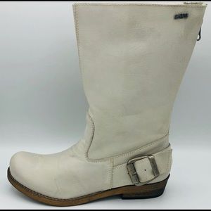 MTNG Originals Cream Naturally Distressed Boots